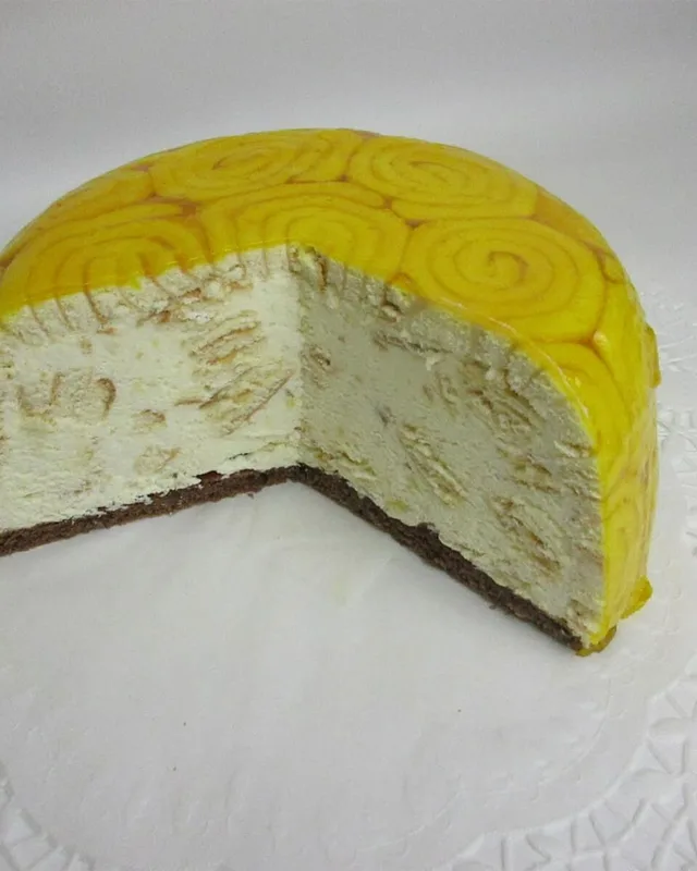Viktoria Torte mit Biskuit-Rouladen